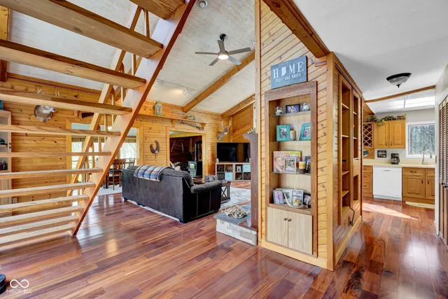 $405,000 | 10495 Deer Run, Poland, IN 47868