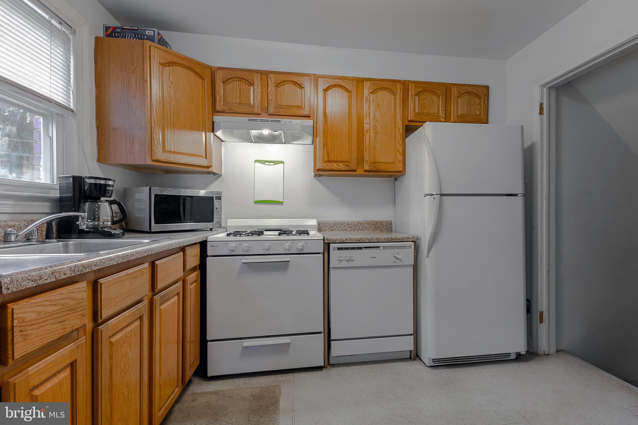 1437 West Wynnewood Road Ardmore, PA 19003 - Photo 7 of 14 Gallery Image 7