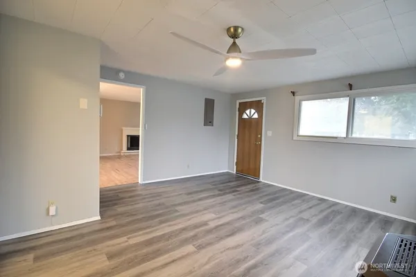 $3,350 | 18701 3rd Avenue South, Burien, WA 98148