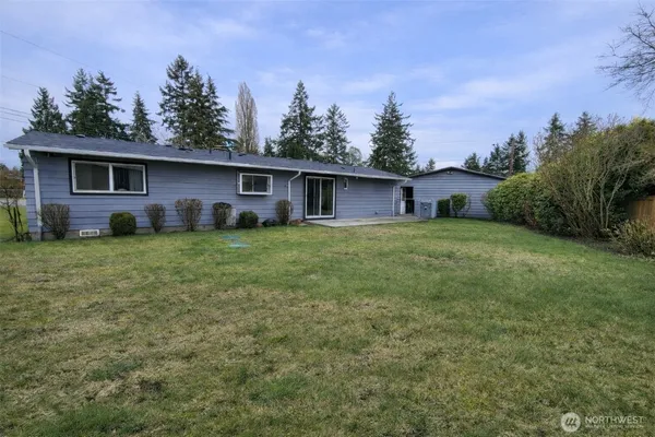 $3,350 | 18701 3rd Avenue South, Burien, WA 98148