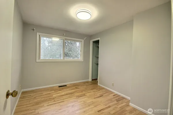 $3,350 | 18701 3rd Avenue South, Burien, WA 98148