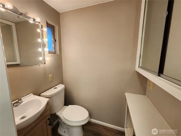 $3,350 | 18701 3rd Avenue South, Burien, WA 98148