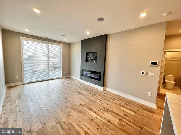 $3,145 | 1000 West Girard Avenue, Unit 430, Philadelphia, PA 19123