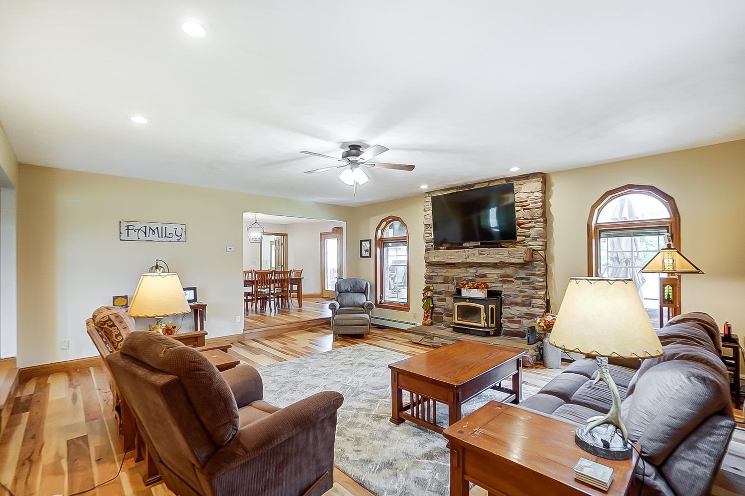 22750 State Line Road Lawrenceburg, IN 47025 - Photo 5 of 44