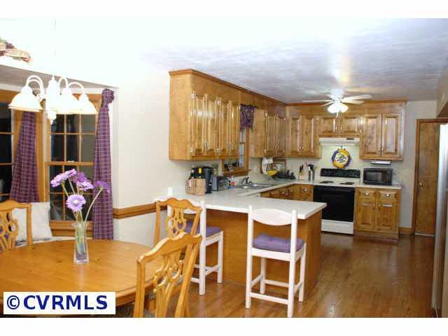 5717 Sandstone Ridge Terrace Midlothian, VA 23112 - Photo 8 of 10 Other - I love this Kitchen - Not only is it spacious, but it has all the components necessary to make that morning coffee perfect. You'll certainly enjoy the eat-in area. The Bay Window is Perfection!