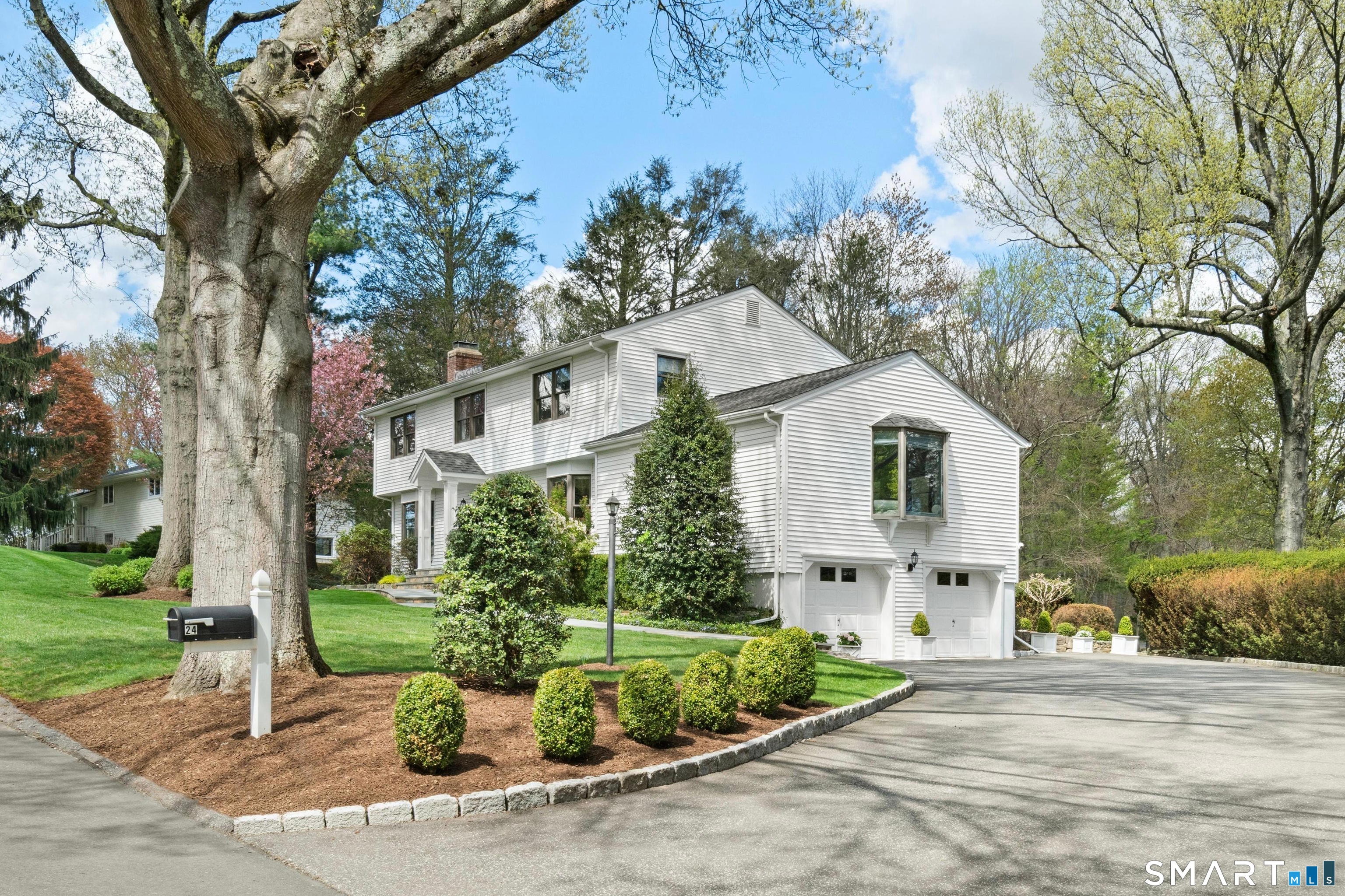 24 Blue Ribbon Drive Westport, CT 06880 - Photo 3 of 34
