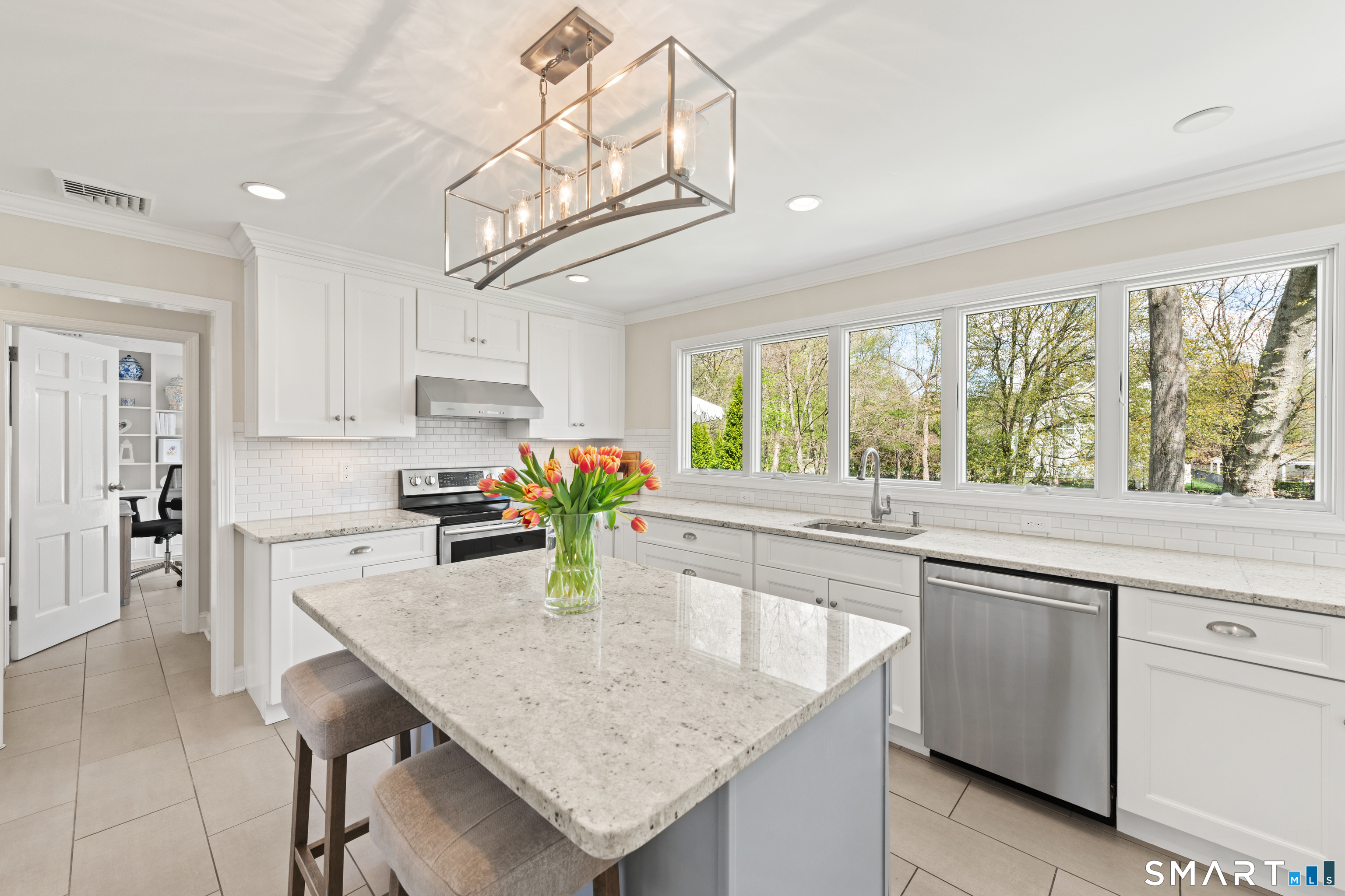 24 Blue Ribbon Drive Westport, CT 06880 - Photo 9 of 34