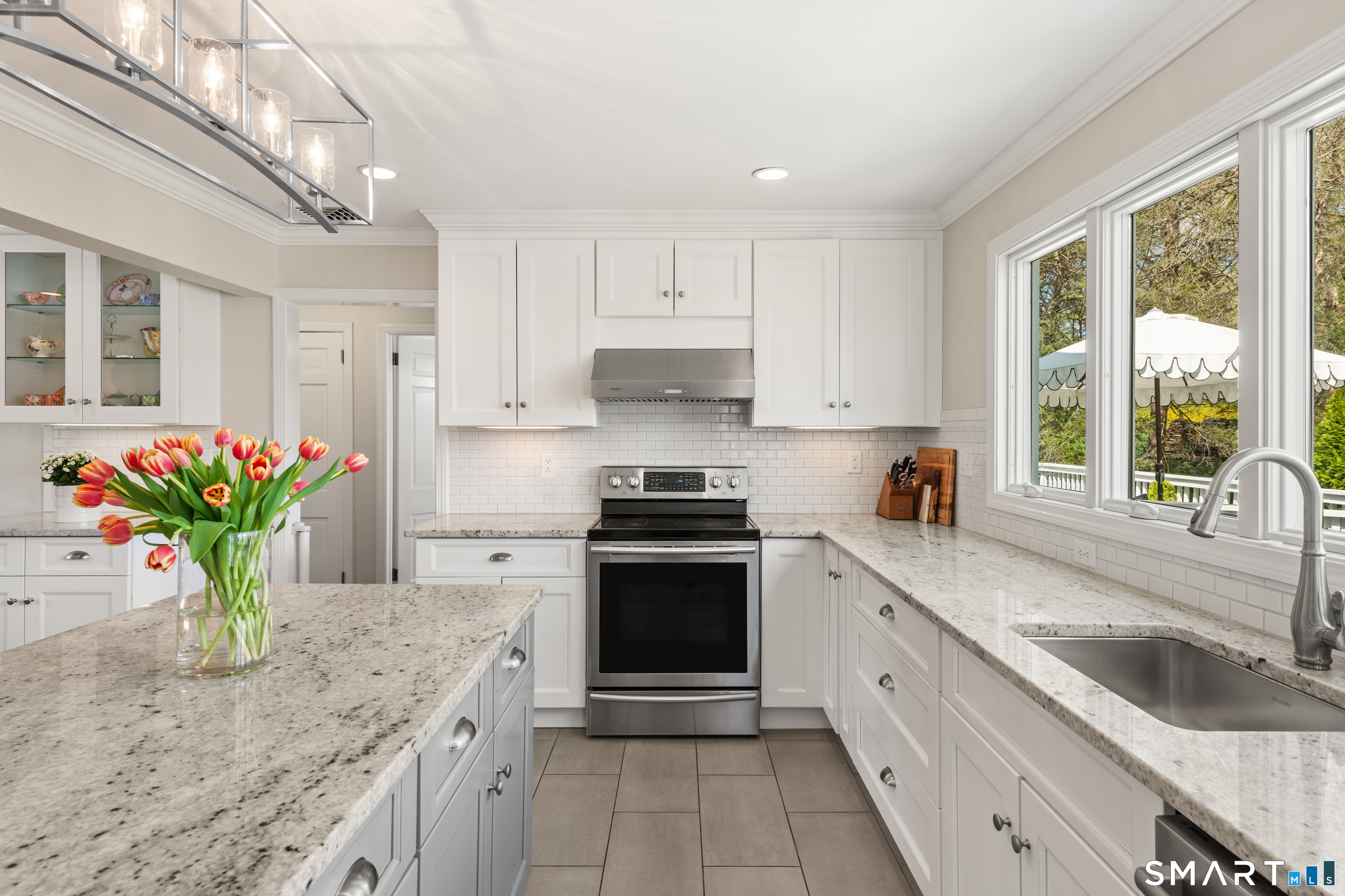 24 Blue Ribbon Drive Westport, CT 06880 - Photo 10 of 34