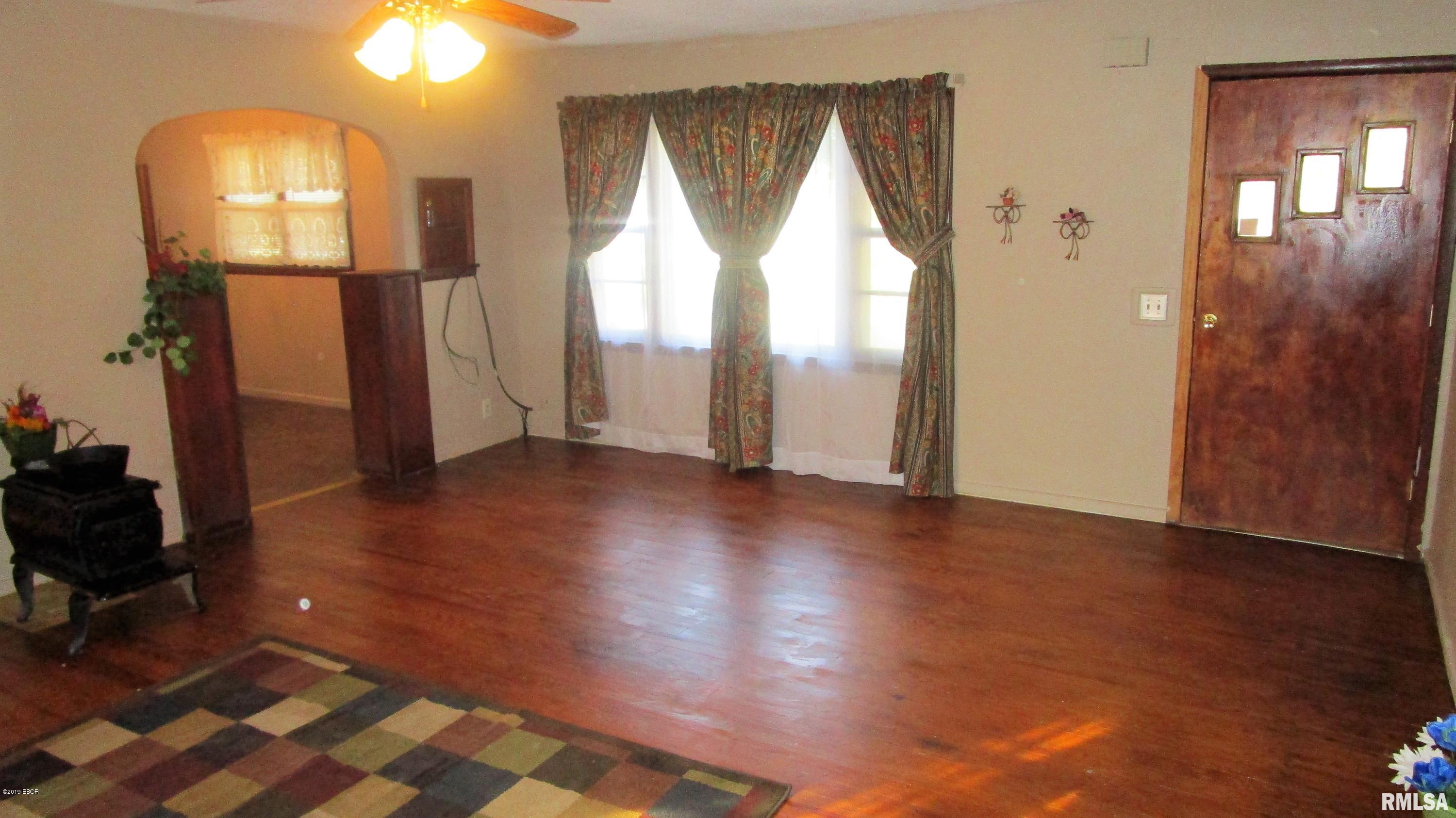 305 Karr Street Flora, IL 62839 - Photo 13 of 44 Gallery Image 13