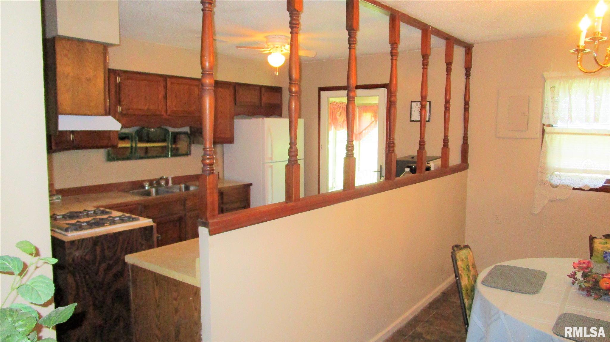 305 Karr Street Flora, IL 62839 - Photo 15 of 44 Gallery Image 15