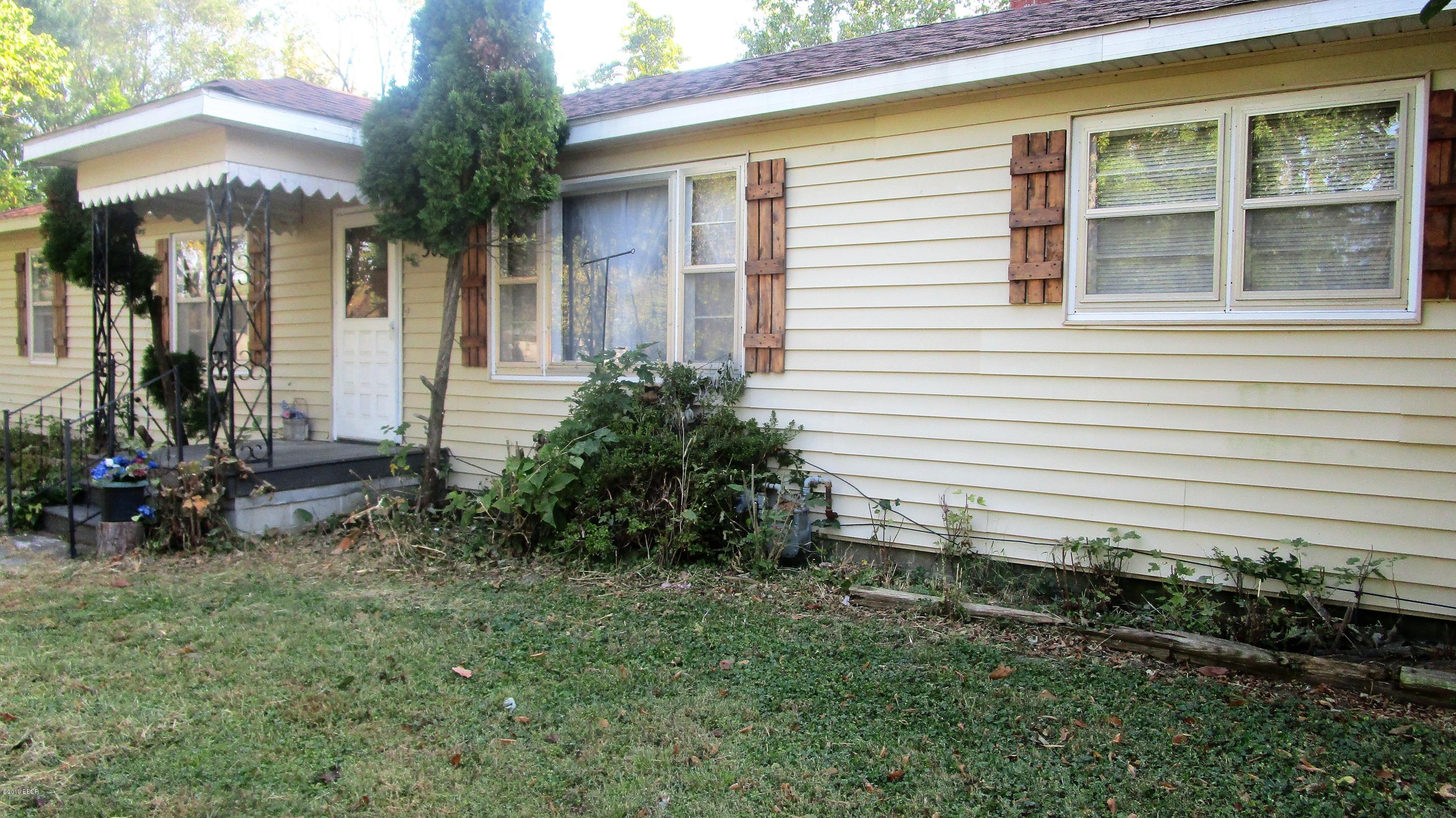 305 Karr Street Flora, IL 62839 - Photo 6 of 44 Gallery Image 6