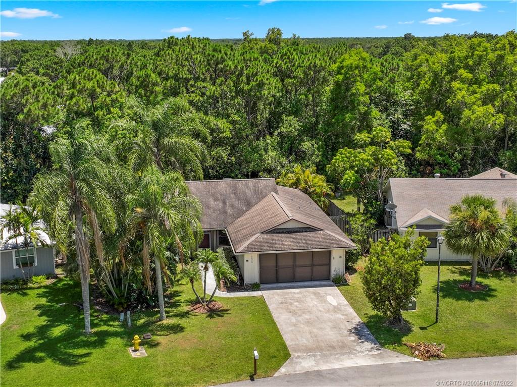 6870 Southeast Raintree Avenue Stuart, FL 34997 - Photo 2 of 28 Front View