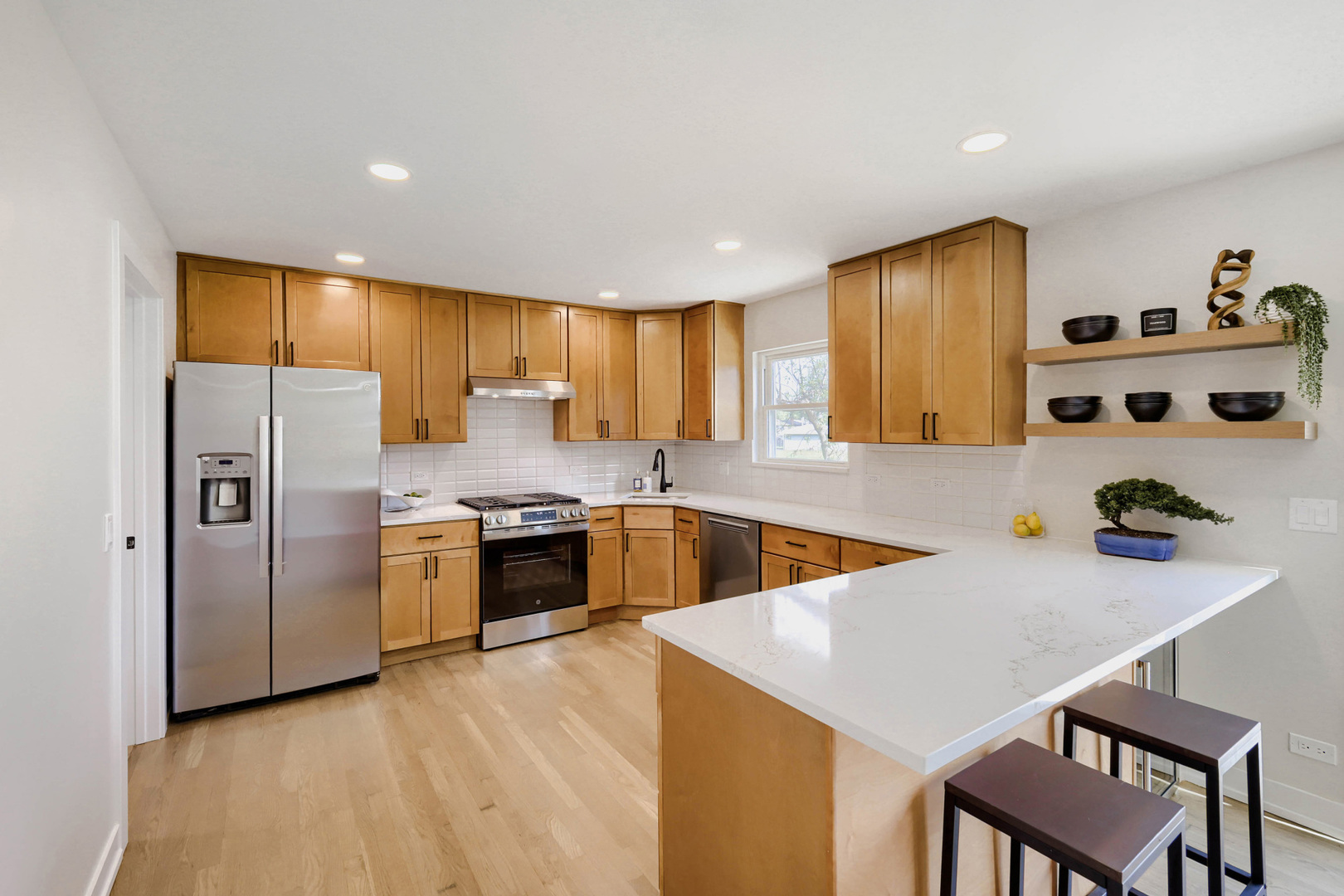445 East Fullerton Avenue Addison, IL 60101 - Photo 8 of 22