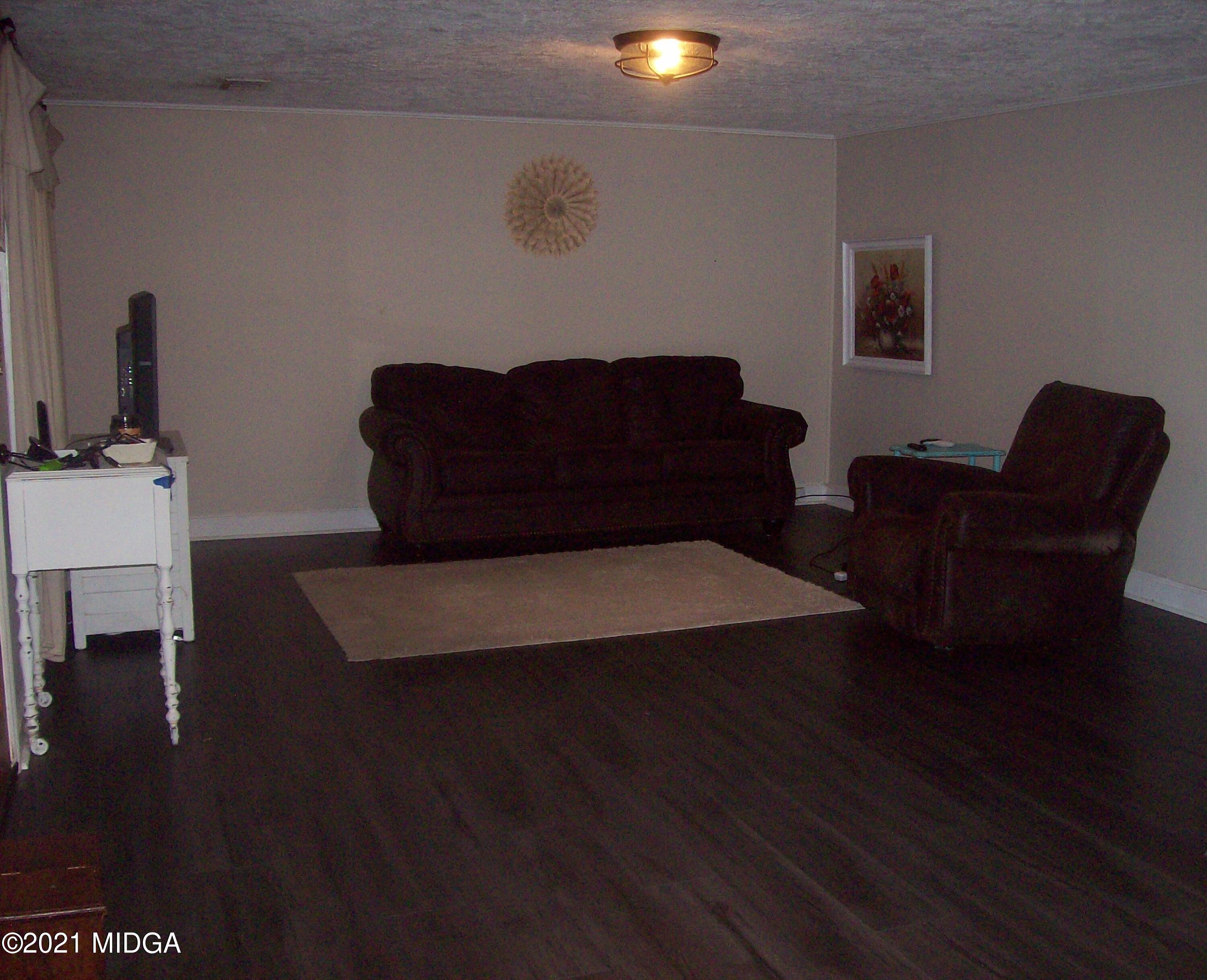 6221 Davis Road Macon, GA 31217 - Photo 6 of 28 102_0021 (2)