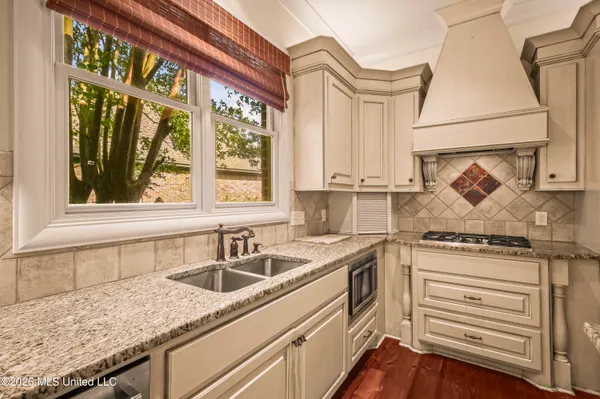 $575,000 | 129 Carrick Avenue, Madison, MS 39110