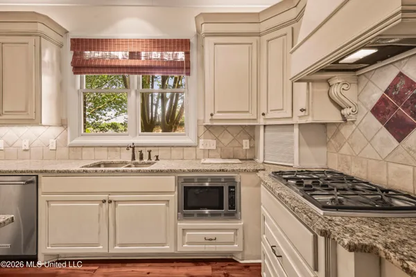 $575,000 | 129 Carrick Avenue, Madison, MS 39110