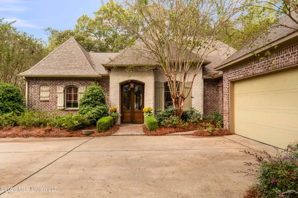 $575,000 | 129 Carrick Avenue, Madison, MS 39110