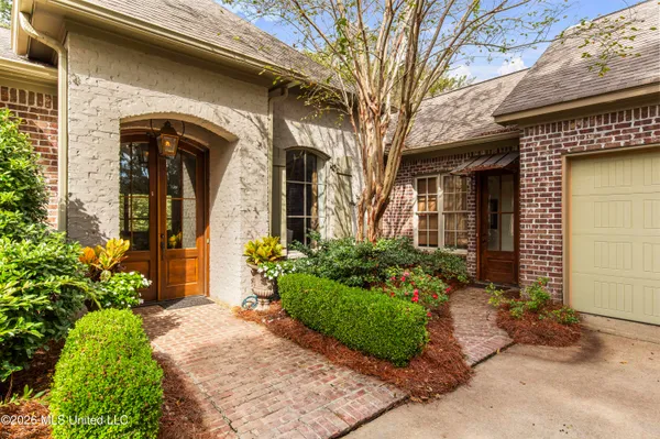 $575,000 | 129 Carrick Avenue, Madison, MS 39110