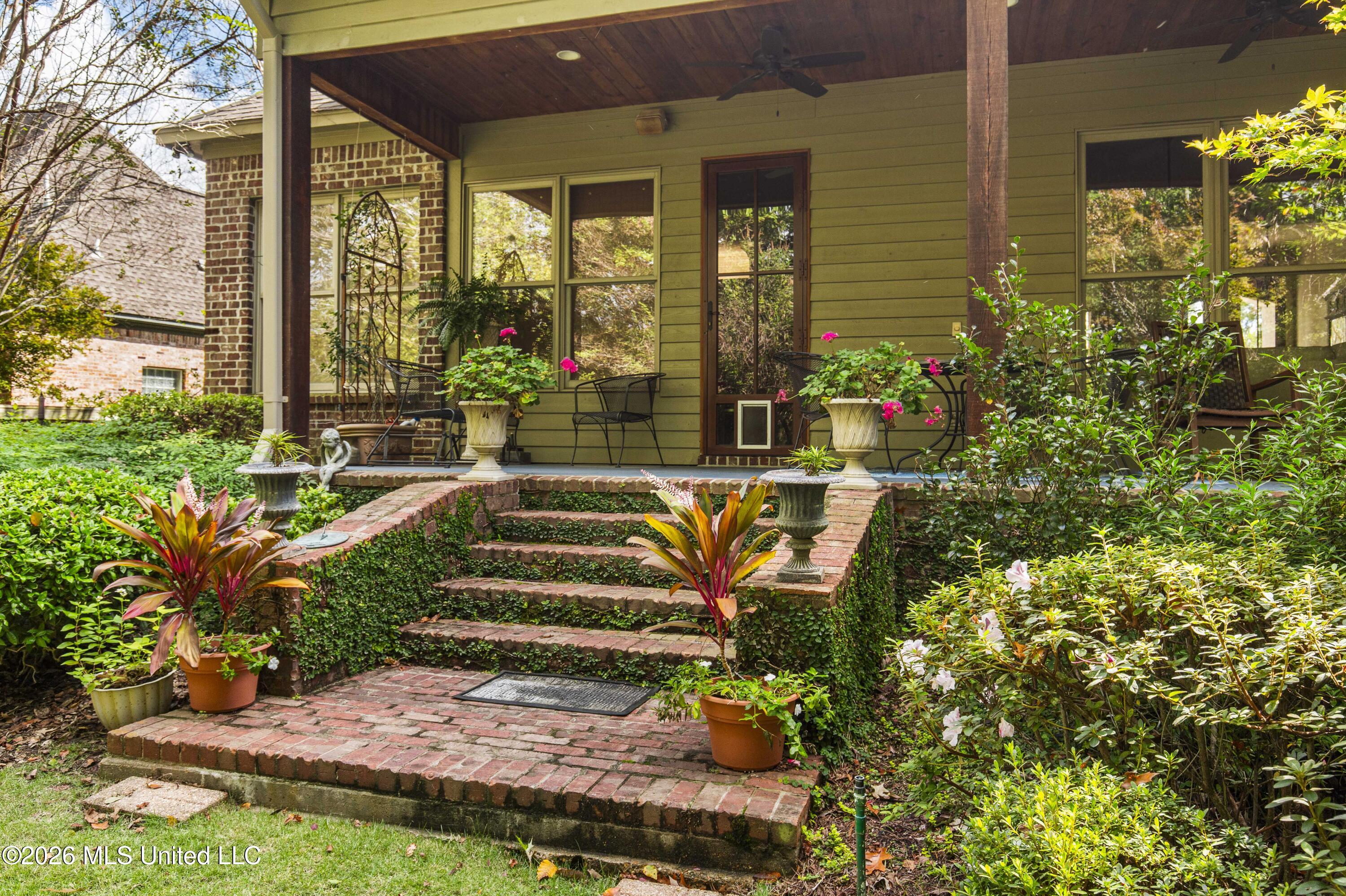 129 Carrick Avenue Madison, MS 39110 - Photo 9 of 16 129 Carrick Ave-19