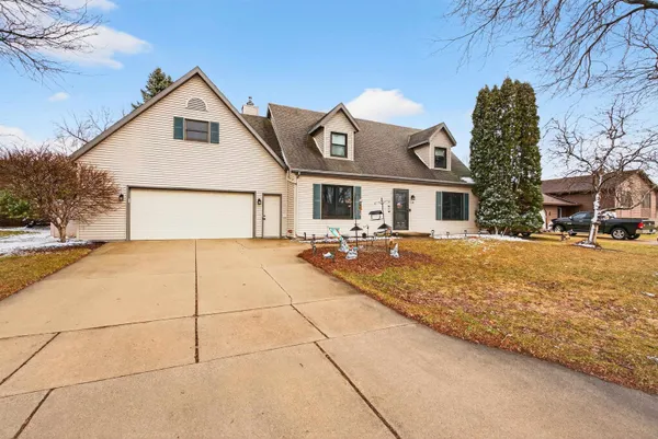 $365,000 | 3230 South Whip-Poor-Will Lane, Appleton, WI 54915