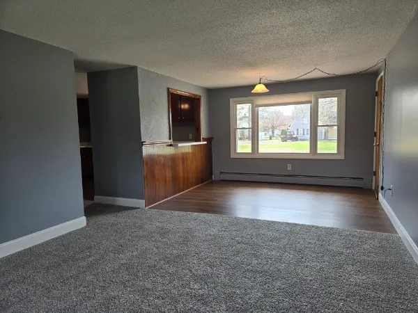 $1,800 | 19 Chapman Avenue, Unit 21, West Brookfield, MA 01585