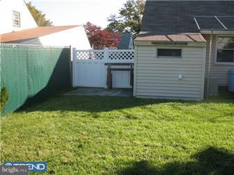 9320 Treaty Road Philadelphia, PA 19114 - Photo 10 of 12 Exterior Back
