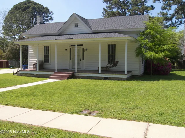 $219,000 | 223 East Railroad Street, Spring Hope, NC 27882