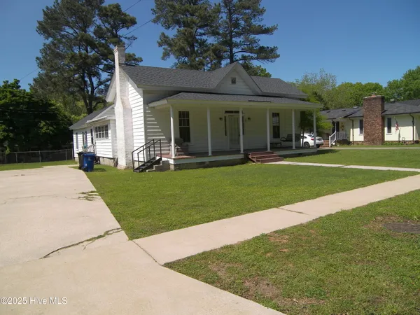 $219,000 | 223 East Railroad Street, Spring Hope, NC 27882