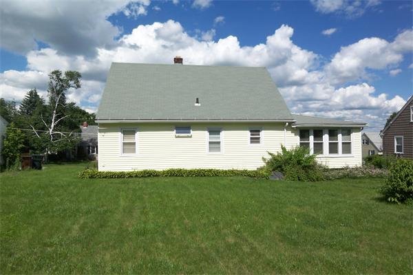 8 Davis Road Auburn, MA 01501 - Photo 2 of 9 Gallery Image 2