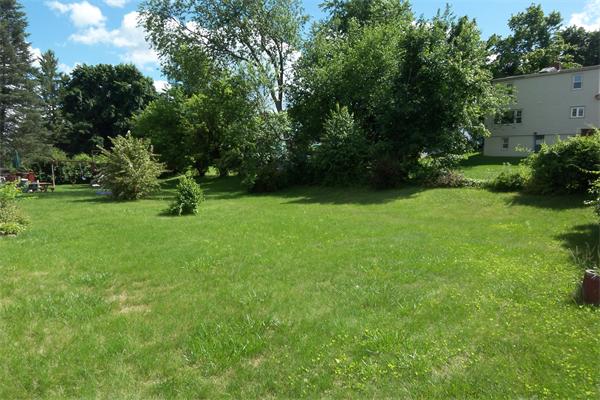 8 Davis Road Auburn, MA 01501 - Photo 3 of 9 Gallery Image 3