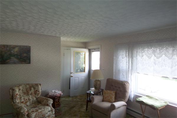 8 Davis Road Auburn, MA 01501 - Photo 5 of 9 Gallery Image 5