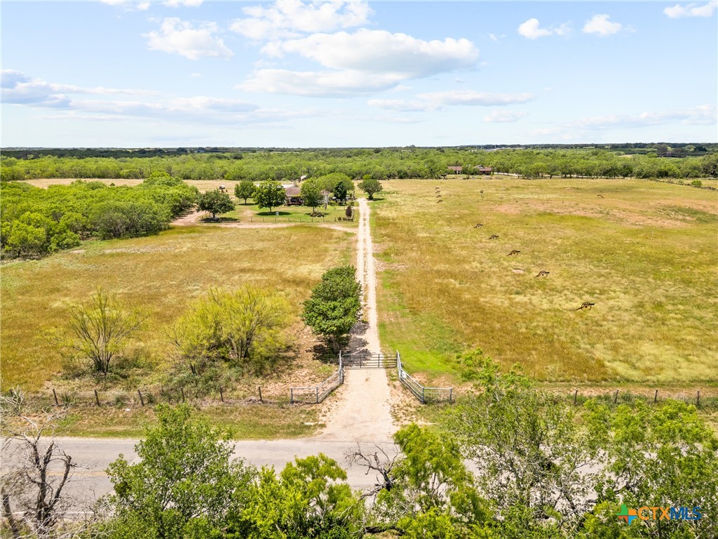 425 Old Pleasanton Road Poteet, TX 78065 - Photo 25 of 38 a view of an ocean