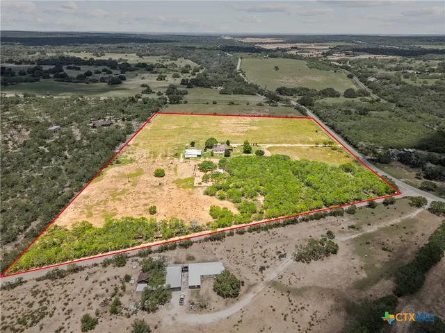 $700,000 | 425 Old Pleasanton Road, Poteet, TX 78065
