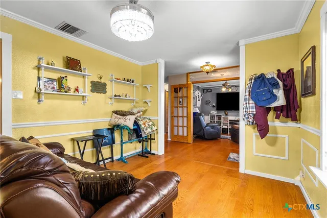 $700,000 | 425 Old Pleasanton Road, Poteet, TX 78065