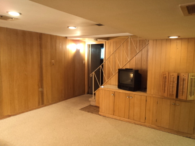 161 Gage Road Riverside, IL 60546 - Photo 28 of 32 a view of a livingroom with chairs