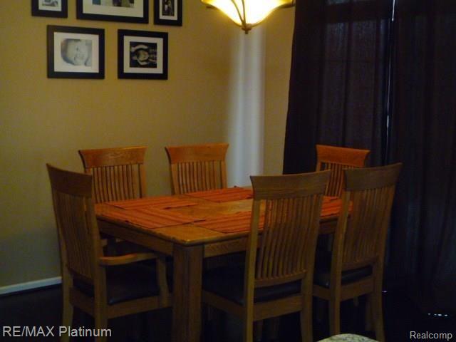3153 Summers Road Keego Harbor, MI 48320 - Photo 8 of 22