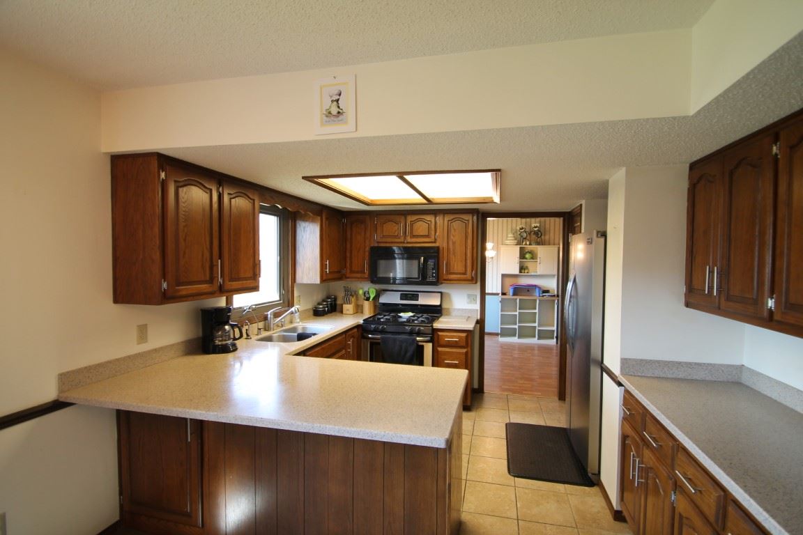 2934 Wilderness Road Fort Wayne, IN 46845 - Photo 5 of 33