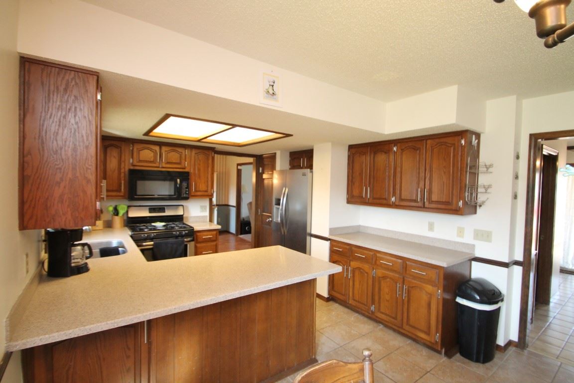 2934 Wilderness Road Fort Wayne, IN 46845 - Photo 6 of 33
