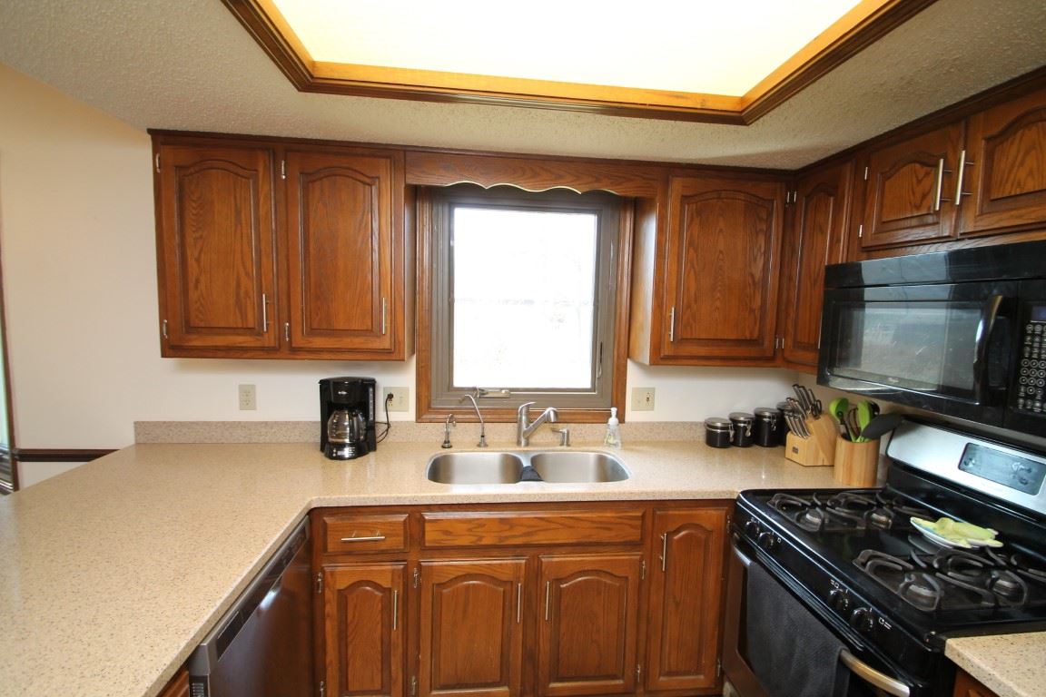 2934 Wilderness Road Fort Wayne, IN 46845 - Photo 7 of 33