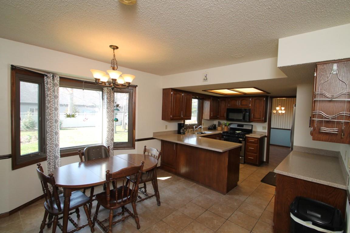 2934 Wilderness Road Fort Wayne, IN 46845 - Photo 10 of 33