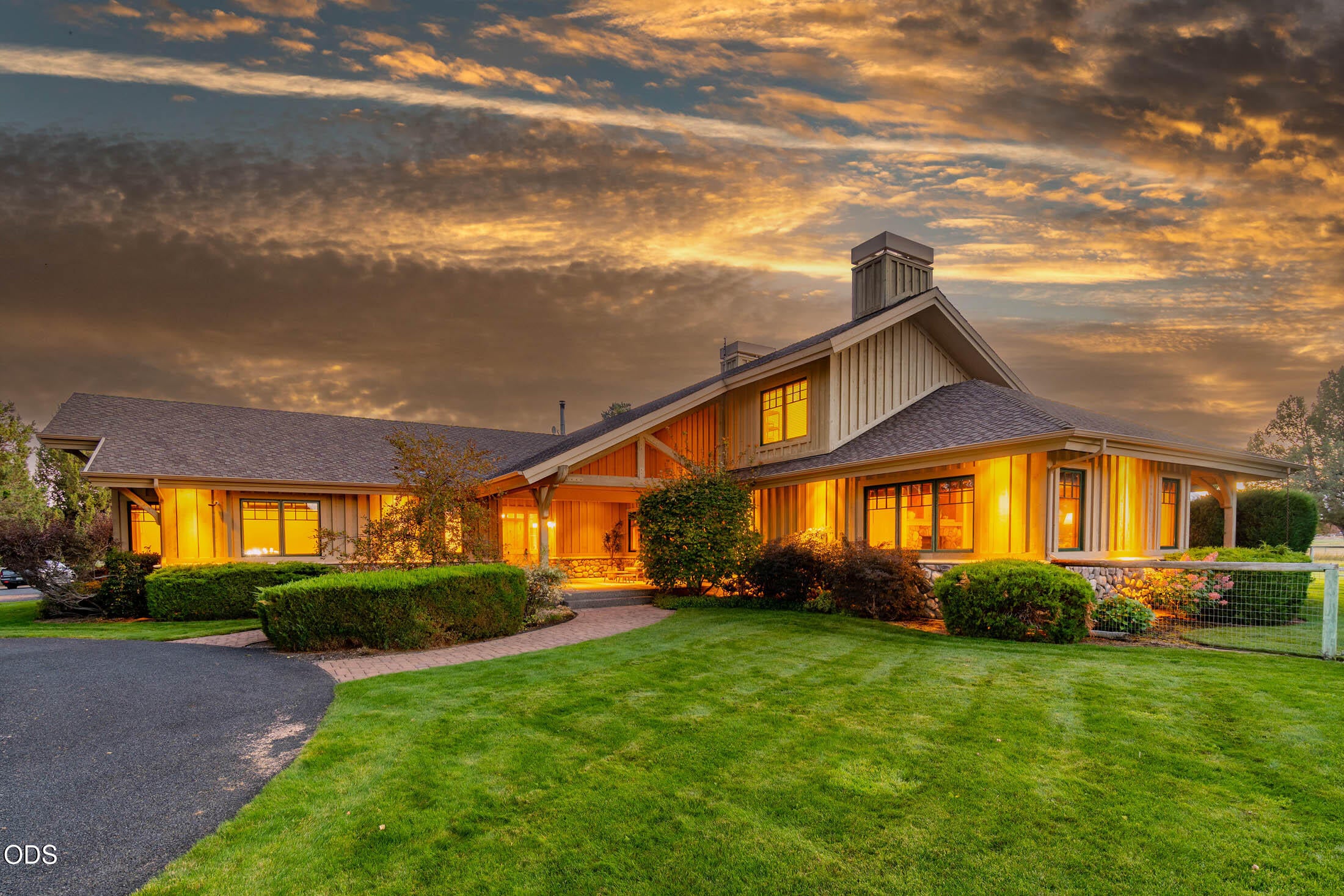 18975 Pinehurst Road Bend, OR 97703 - Photo 13 of 80 Gallery Image 13