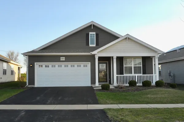 $415,000 | 979 Crestview Lane, Pingree Grove, IL 60140