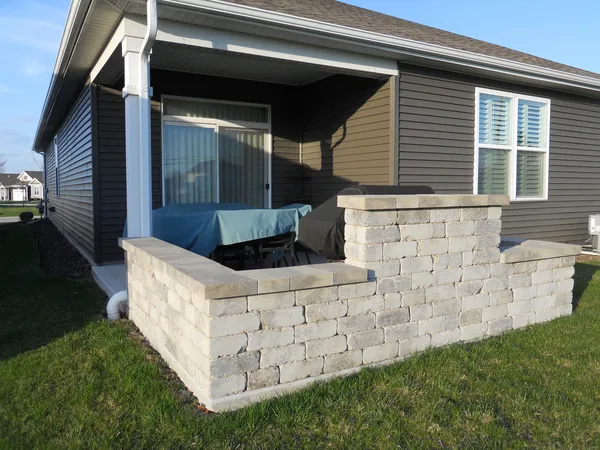 $415,000 | 979 Crestview Lane, Pingree Grove, IL 60140