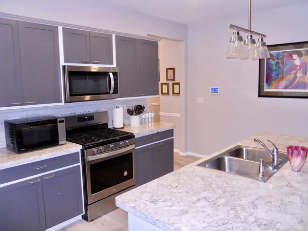 $415,000 | 979 Crestview Lane, Pingree Grove, IL 60140