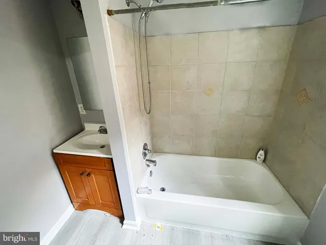 a bathroom with a tub