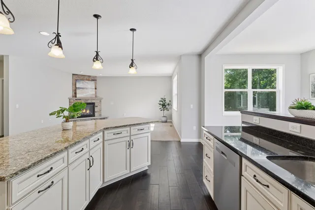 $684,900 | 11581 Riverstone Court, Woodbury, MN 55129