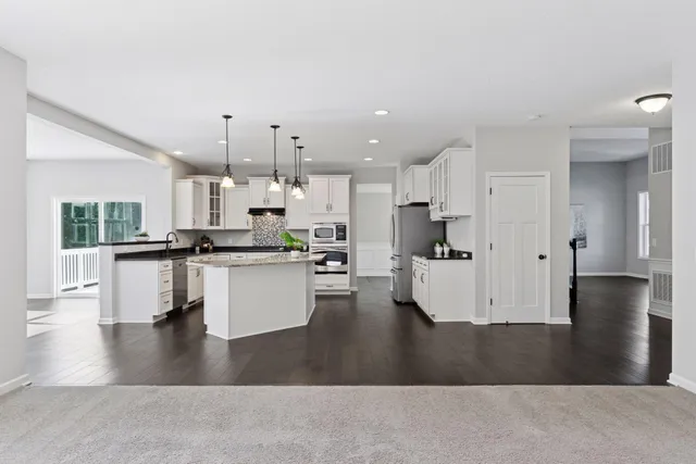 $684,900 | 11581 Riverstone Court, Woodbury, MN 55129