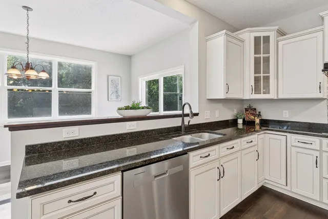 $684,900 | 11581 Riverstone Court, Woodbury, MN 55129