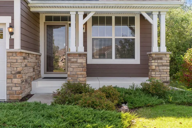 $684,900 | 11581 Riverstone Court, Woodbury, MN 55129