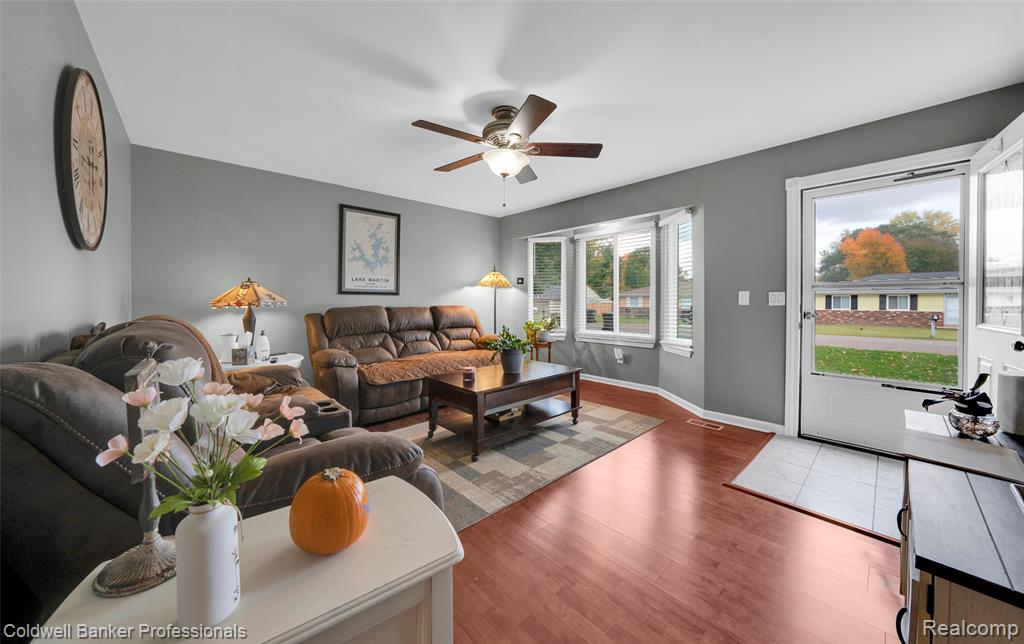 2580 Longview Avenue Rochester Hills, MI 48307 - Photo 3 of 16